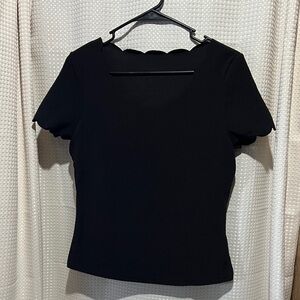 SHEIN Black Scalloped Short Sleeve Top